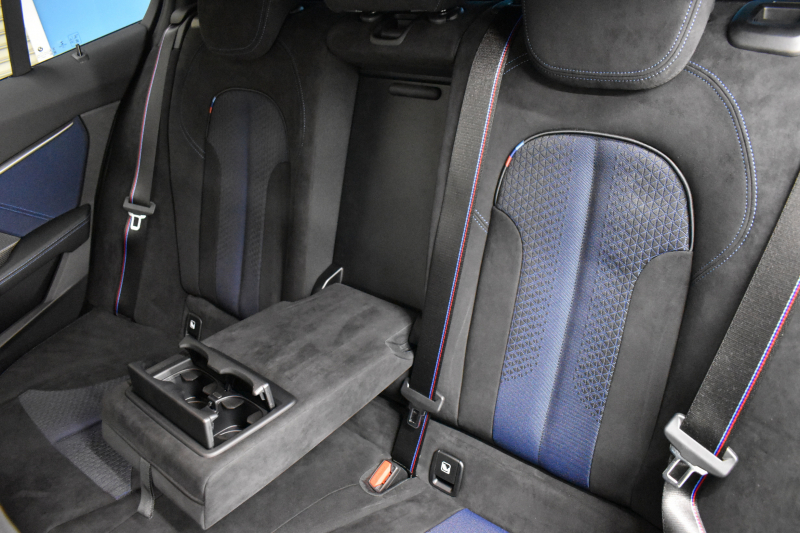 BMW 1シリーズ M135i xDrive ﾌﾙﾀｲﾑ4WD ﾃﾞﾋﾞｭｰP ｺﾝﾌｫｰﾄP ﾅﾋﾞｹﾞｰｼｮﾝP 可変ｻｽﾍﾟﾝｼｮﾝ Mｽﾎﾟｰﾂﾌﾞﾚｰｷ ACC Pｱｼｽﾄ BMWﾗｲﾌﾞｺｯｸﾋﾟｯﾄ ﾋｰﾀｰ付ｱﾙｶﾝﾀｰﾗｺﾝﾋﾞｽﾎﾟｰﾂｼｰﾄ ﾀｯﾁﾊﾟﾈﾙﾅﾋﾞ ｱｯﾌﾟﾙｶｰﾌﾟﾚｲ ﾍｷｻｺﾞﾅﾙLEDﾍｯﾄﾞﾗｲﾄ  2年保証