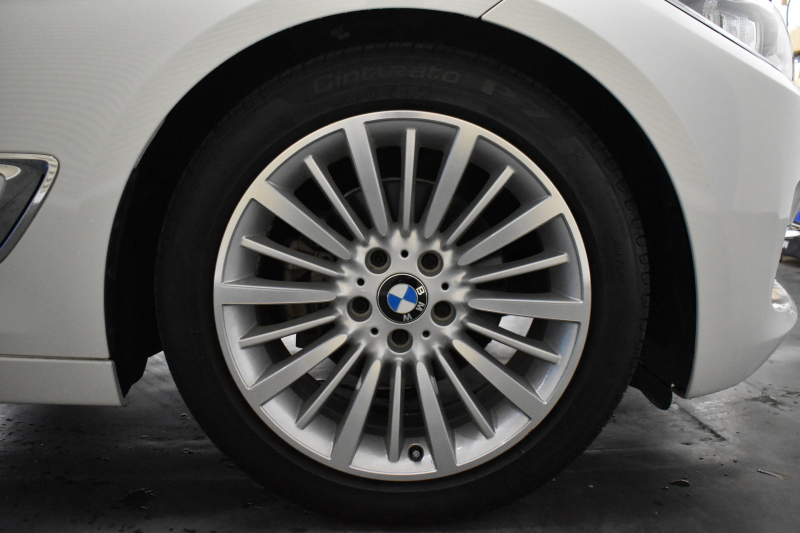 BMW 3シリーズ 320i ｸﾞﾗﾝﾂｰﾘｽﾓ ﾗｸﾞｼﾞｭｱﾘｰ  追従ACC ﾋｰﾀｰ付ﾍﾞｰｼﾞｭ革 車線逸脱&歩行者警告 衝突軽減B 電動Rｹﾞｰﾄ 電格Rｽﾎﾟｲﾗｰ ﾀｯﾁﾊﾟｯﾄﾞHDDﾅﾋﾞ Bｶﾒﾗ ﾘｱPDC ﾘﾝｸﾞ付ｷｾﾉﾝ ｽﾏｰﾄｷｰ iｽﾄｯﾌﾟ 2年保証