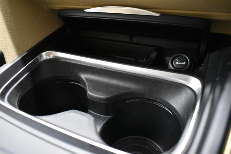 BMW 3シリーズ 320i ｸﾞﾗﾝﾂｰﾘｽﾓ ﾗｸﾞｼﾞｭｱﾘｰ  追従ACC ﾋｰﾀｰ付ﾍﾞｰｼﾞｭ革 車線逸脱&歩行者警告 衝突軽減B 電動Rｹﾞｰﾄ 電格Rｽﾎﾟｲﾗｰ ﾀｯﾁﾊﾟｯﾄﾞHDDﾅﾋﾞ Bｶﾒﾗ ﾘｱPDC ﾘﾝｸﾞ付ｷｾﾉﾝ ｽﾏｰﾄｷｰ iｽﾄｯﾌﾟ 2年保証