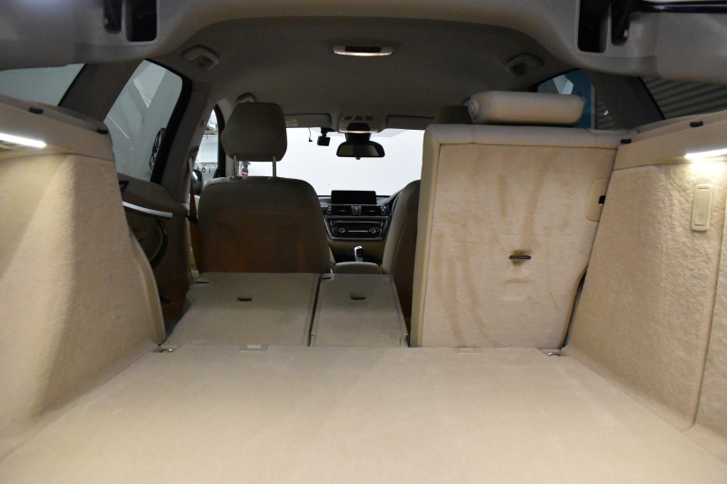 BMW 3シリーズ 320i ｸﾞﾗﾝﾂｰﾘｽﾓ ﾗｸﾞｼﾞｭｱﾘｰ  追従ACC ﾋｰﾀｰ付ﾍﾞｰｼﾞｭ革 車線逸脱&歩行者警告 衝突軽減B 電動Rｹﾞｰﾄ 電格Rｽﾎﾟｲﾗｰ ﾀｯﾁﾊﾟｯﾄﾞHDDﾅﾋﾞ Bｶﾒﾗ ﾘｱPDC ﾘﾝｸﾞ付ｷｾﾉﾝ ｽﾏｰﾄｷｰ iｽﾄｯﾌﾟ 2年保証