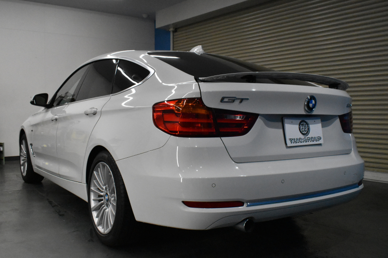 BMW 3シリーズ 320i ｸﾞﾗﾝﾂｰﾘｽﾓ ﾗｸﾞｼﾞｭｱﾘｰ  追従ACC ﾋｰﾀｰ付ﾍﾞｰｼﾞｭ革 車線逸脱&歩行者警告 衝突軽減B 電動Rｹﾞｰﾄ 電格Rｽﾎﾟｲﾗｰ ﾀｯﾁﾊﾟｯﾄﾞHDDﾅﾋﾞ Bｶﾒﾗ ﾘｱPDC ﾘﾝｸﾞ付ｷｾﾉﾝ ｽﾏｰﾄｷｰ iｽﾄｯﾌﾟ 2年保証