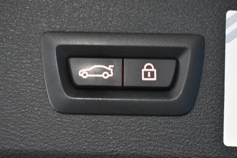 BMW X1 Xdrive18d Xﾗｲﾝ 4WD ﾊｲﾗｲﾝ&ｺﾝﾌｫｰﾄP ｱﾄﾞﾊﾞﾝｽﾄﾞｱｸﾃｨﾌﾞｾｰﾌﾃｨP 追従ACC HUD ﾋｰﾀｰ付電動ｵｲｽﾀｰ革 LEDﾍｯﾄﾞﾗｲﾄ 衝突軽減ﾌﾞﾚｰｷ 車線逸脱&歩行者警告 ﾀｯﾁﾊﾟﾈﾙiﾄﾞﾗｲﾌﾞﾅﾋﾞBｶﾒﾗ Pｱｼｽﾄ 前後PDC 電動ﾄﾗﾝｸ  ｽﾏｰﾄｷｰ 2年保証