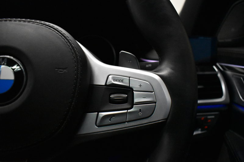 BMW 7シリーズ 740d XﾄﾞﾗｲﾌﾞMｽﾎﾟｰﾂ  4WD ｻﾝﾙｰﾌ ﾚｰｻﾞｰLED Fﾏｯｻｰｼﾞ&ﾍﾞﾝﾁﾚｰｼｮﾝ全席ﾋｰﾀｰ付黒革 ACC HUD ﾊｰﾏﾝｶｰﾄﾞﾝ ｼﾞｪｽﾁｬｰｺﾝﾄﾛｰﾙ ﾀｯﾁﾊﾟﾈﾙ対応HDDﾅﾋﾞ3Dﾋﾞｭｰ 車線変更&逸脱警告 液晶ﾒｰﾀｰ 電動ﾄﾗﾝｸ 20AW 2年保証