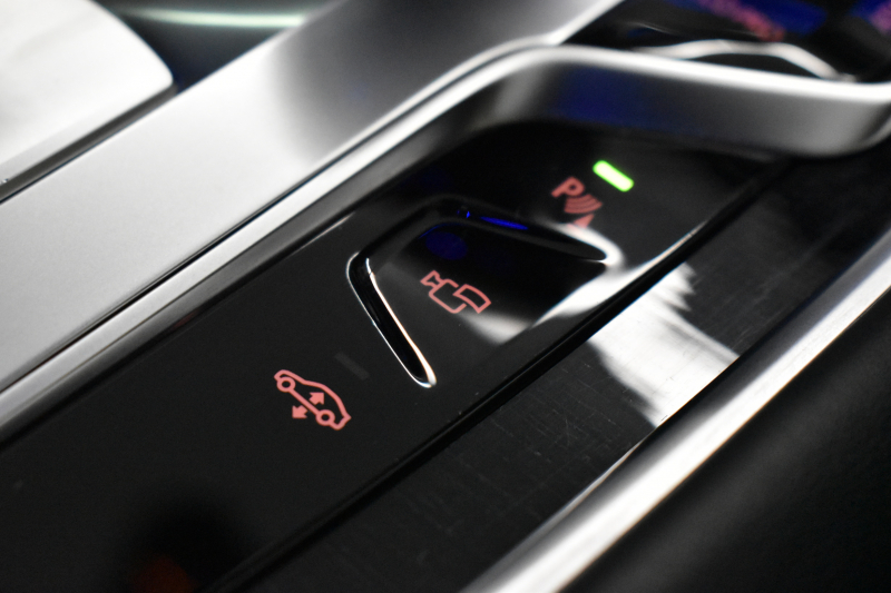 BMW 7シリーズ 740d XﾄﾞﾗｲﾌﾞMｽﾎﾟｰﾂ  4WD ｻﾝﾙｰﾌ ﾚｰｻﾞｰLED Fﾏｯｻｰｼﾞ&ﾍﾞﾝﾁﾚｰｼｮﾝ全席ﾋｰﾀｰ付黒革 ACC HUD ﾊｰﾏﾝｶｰﾄﾞﾝ ｼﾞｪｽﾁｬｰｺﾝﾄﾛｰﾙ ﾀｯﾁﾊﾟﾈﾙ対応HDDﾅﾋﾞ3Dﾋﾞｭｰ 車線変更&逸脱警告 液晶ﾒｰﾀｰ 電動ﾄﾗﾝｸ 20AW 2年保証