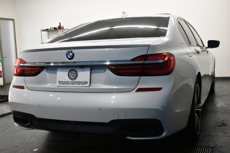 BMW 7シリーズ 740d XﾄﾞﾗｲﾌﾞMｽﾎﾟｰﾂ  4WD ｻﾝﾙｰﾌ ﾚｰｻﾞｰLED Fﾏｯｻｰｼﾞ&ﾍﾞﾝﾁﾚｰｼｮﾝ全席ﾋｰﾀｰ付黒革 ACC HUD ﾊｰﾏﾝｶｰﾄﾞﾝ ｼﾞｪｽﾁｬｰｺﾝﾄﾛｰﾙ ﾀｯﾁﾊﾟﾈﾙ対応HDDﾅﾋﾞ3Dﾋﾞｭｰ 車線変更&逸脱警告 液晶ﾒｰﾀｰ 電動ﾄﾗﾝｸ 20AW 2年保証