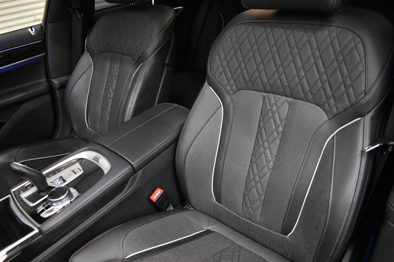 BMW 7シリーズ 740d XﾄﾞﾗｲﾌﾞMｽﾎﾟｰﾂ  4WD ｻﾝﾙｰﾌ ﾚｰｻﾞｰLED Fﾏｯｻｰｼﾞ&ﾍﾞﾝﾁﾚｰｼｮﾝ全席ﾋｰﾀｰ付黒革 ACC HUD ﾊｰﾏﾝｶｰﾄﾞﾝ ｼﾞｪｽﾁｬｰｺﾝﾄﾛｰﾙ ﾀｯﾁﾊﾟﾈﾙ対応HDDﾅﾋﾞ3Dﾋﾞｭｰ 車線変更&逸脱警告 液晶ﾒｰﾀｰ 電動ﾄﾗﾝｸ 20AW 2年保証