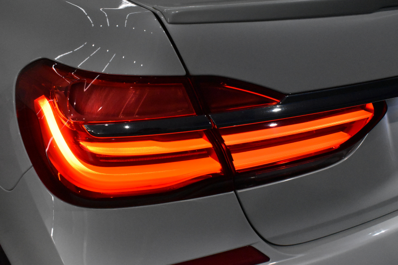 BMW 7シリーズ 740d XﾄﾞﾗｲﾌﾞMｽﾎﾟｰﾂ  4WD ｻﾝﾙｰﾌ ﾚｰｻﾞｰLED Fﾏｯｻｰｼﾞ&ﾍﾞﾝﾁﾚｰｼｮﾝ全席ﾋｰﾀｰ付黒革 ACC HUD ﾊｰﾏﾝｶｰﾄﾞﾝ ｼﾞｪｽﾁｬｰｺﾝﾄﾛｰﾙ ﾀｯﾁﾊﾟﾈﾙ対応HDDﾅﾋﾞ3Dﾋﾞｭｰ 車線変更&逸脱警告 液晶ﾒｰﾀｰ 電動ﾄﾗﾝｸ 20AW 2年保証