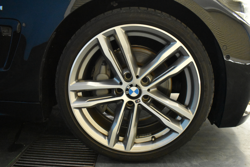 BMW 4シリーズ 440i ｶﾌﾞﾘｵﾚ Mｽﾎﾟｰﾂ LCI後期 ﾍｷｻｺﾞﾅﾙLEDﾍｯﾄﾞﾗｲﾄ 追従ACC HUD TOPﾋﾞｭｰ Pｱｼｽﾄ 直6ﾀｰﾎﾞ ﾋｰﾀｰ付黒革 液晶ﾒｰﾀｰ harman/kardon 車線変更&逸脱&歩行者&衝突警告 衝突軽減B 19AW ﾀｯﾁﾊﾟﾈﾙﾅﾋﾞBｶﾒﾗ 2年保証