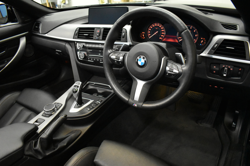 BMW 4シリーズ 440i ｶﾌﾞﾘｵﾚ Mｽﾎﾟｰﾂ LCI後期 ﾍｷｻｺﾞﾅﾙLEDﾍｯﾄﾞﾗｲﾄ 追従ACC HUD TOPﾋﾞｭｰ Pｱｼｽﾄ 直6ﾀｰﾎﾞ ﾋｰﾀｰ付黒革 液晶ﾒｰﾀｰ harman/kardon 車線変更&逸脱&歩行者&衝突警告 衝突軽減B 19AW ﾀｯﾁﾊﾟﾈﾙﾅﾋﾞBｶﾒﾗ 2年保証
