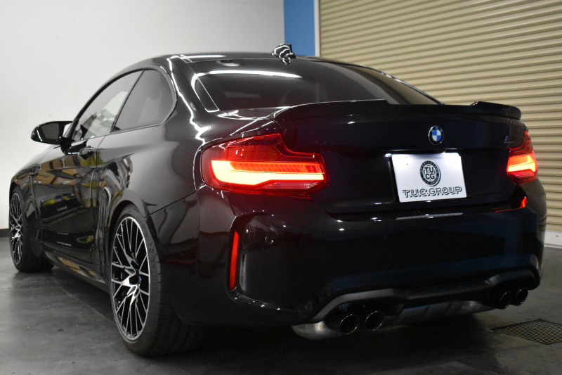 BMW Mシリーズ M2 ｺﾝﾍﾟﾃｨｼｮﾝ MDCT 7速DCT LCI後期 型式変更後ﾓﾃﾞﾙ KW車高調 MﾊﾟﾌｫｰﾏﾝｽFﾘｯﾌﾟｽﾎﾟｲﾗｰ ﾍｷｻｺﾞﾅﾙLEDﾍｯﾄﾞﾗｲﾄ&ﾃｰﾙ ﾋｰﾀｰ付黒革 ﾀｯﾁﾊﾟﾈﾙHDDﾅﾋﾞBｶﾒﾗ 19AW 車線逸脱&歩行者警告 衝突軽減ﾌﾞﾚｰｷ ｶｰﾎﾞﾝｲﾝﾃﾘｱ Mｼｰﾄﾍﾞﾙﾄ  2年保証