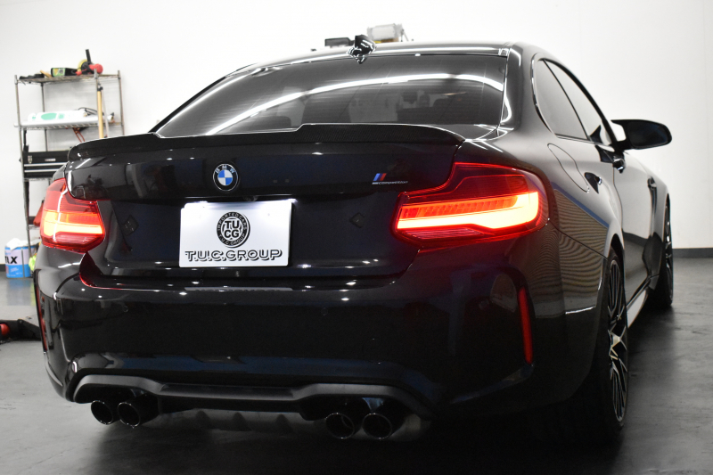 BMW Mシリーズ M2 ｺﾝﾍﾟﾃｨｼｮﾝ MDCT 7速DCT LCI後期 型式変更後ﾓﾃﾞﾙ KW車高調 MﾊﾟﾌｫｰﾏﾝｽFﾘｯﾌﾟｽﾎﾟｲﾗｰ ﾍｷｻｺﾞﾅﾙLEDﾍｯﾄﾞﾗｲﾄ&ﾃｰﾙ ﾋｰﾀｰ付黒革 ﾀｯﾁﾊﾟﾈﾙHDDﾅﾋﾞBｶﾒﾗ 19AW 車線逸脱&歩行者警告 衝突軽減ﾌﾞﾚｰｷ ｶｰﾎﾞﾝｲﾝﾃﾘｱ Mｼｰﾄﾍﾞﾙﾄ  2年保証