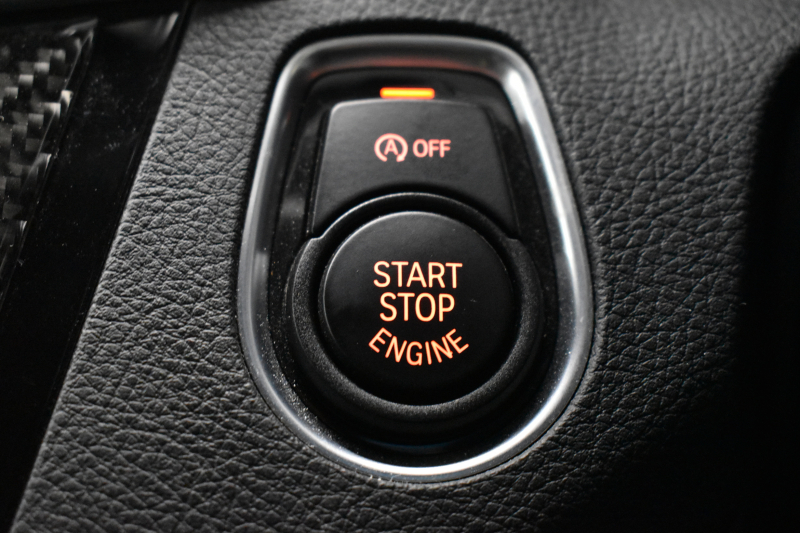 BMW Mシリーズ M2 6速MT LCI後期 ﾋｰﾀｰ付黒革 ｱﾀﾞﾌﾟﾃｨﾌﾞﾍｷｻｺﾞﾅﾙLEDﾍｯﾄﾞﾗｲﾄ&ﾃｰﾙ ﾀｯﾁﾊﾟﾈﾙHDDﾅﾋﾞBｶﾒﾗ 19AW 車線逸脱&歩行者警告 衝突軽減ﾌﾞﾚｰｷ ｶｰﾎﾞﾝｲﾝﾃﾘｱ ｽﾏｰﾄｷｰ 2年保証