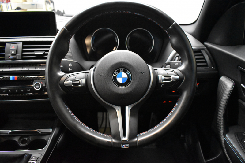 BMW Mシリーズ M2 6速MT LCI後期 ﾋｰﾀｰ付黒革 ｱﾀﾞﾌﾟﾃｨﾌﾞﾍｷｻｺﾞﾅﾙLEDﾍｯﾄﾞﾗｲﾄ&ﾃｰﾙ ﾀｯﾁﾊﾟﾈﾙHDDﾅﾋﾞBｶﾒﾗ 19AW 車線逸脱&歩行者警告 衝突軽減ﾌﾞﾚｰｷ ｶｰﾎﾞﾝｲﾝﾃﾘｱ ｽﾏｰﾄｷｰ 2年保証