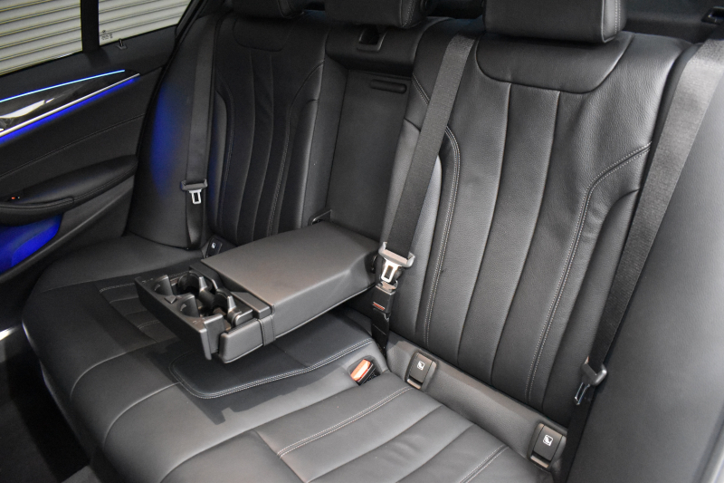 BMW 5シリーズ 540i Xﾄﾞﾗｲﾌﾞ Mｽﾎﾟｰﾂ ｺﾝﾌｫｰﾄ&ｲﾉﾍﾞｰｼｮﾝP ｻﾝﾙｰﾌ Mﾊﾟﾌｫﾏﾝｽﾊﾟｰﾂ多数 4WD G30型 直6ﾀｰﾎﾞ 340馬力 Fﾍﾞﾝﾁﾚｰｼｮﾝ&ﾏｯｻｰｼﾞ付全席ﾋｰﾀｰ付黒革 Mｽﾎﾟｰﾂﾌﾞﾚｰｷ ﾊｰﾏﾝｶｰﾄﾞﾝｻｳﾝﾄﾞ 4ｿﾞｰﾝAC 2年保証