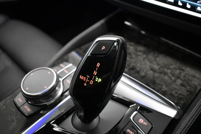 BMW 5シリーズ 540i Xﾄﾞﾗｲﾌﾞ Mｽﾎﾟｰﾂ ｺﾝﾌｫｰﾄ&ｲﾉﾍﾞｰｼｮﾝP ｻﾝﾙｰﾌ Mﾊﾟﾌｫﾏﾝｽﾊﾟｰﾂ多数 4WD G30型 直6ﾀｰﾎﾞ 340馬力 Fﾍﾞﾝﾁﾚｰｼｮﾝ&ﾏｯｻｰｼﾞ付全席ﾋｰﾀｰ付黒革 Mｽﾎﾟｰﾂﾌﾞﾚｰｷ ﾊｰﾏﾝｶｰﾄﾞﾝｻｳﾝﾄﾞ 4ｿﾞｰﾝAC 2年保証