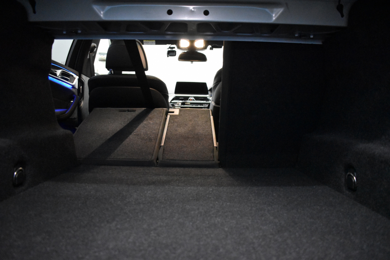 BMW 5シリーズ 540i Xﾄﾞﾗｲﾌﾞ Mｽﾎﾟｰﾂ ｺﾝﾌｫｰﾄ&ｲﾉﾍﾞｰｼｮﾝP ｻﾝﾙｰﾌ Mﾊﾟﾌｫﾏﾝｽﾊﾟｰﾂ多数 4WD G30型 直6ﾀｰﾎﾞ 340馬力 Fﾍﾞﾝﾁﾚｰｼｮﾝ&ﾏｯｻｰｼﾞ付全席ﾋｰﾀｰ付黒革 Mｽﾎﾟｰﾂﾌﾞﾚｰｷ ﾊｰﾏﾝｶｰﾄﾞﾝｻｳﾝﾄﾞ 4ｿﾞｰﾝAC 2年保証