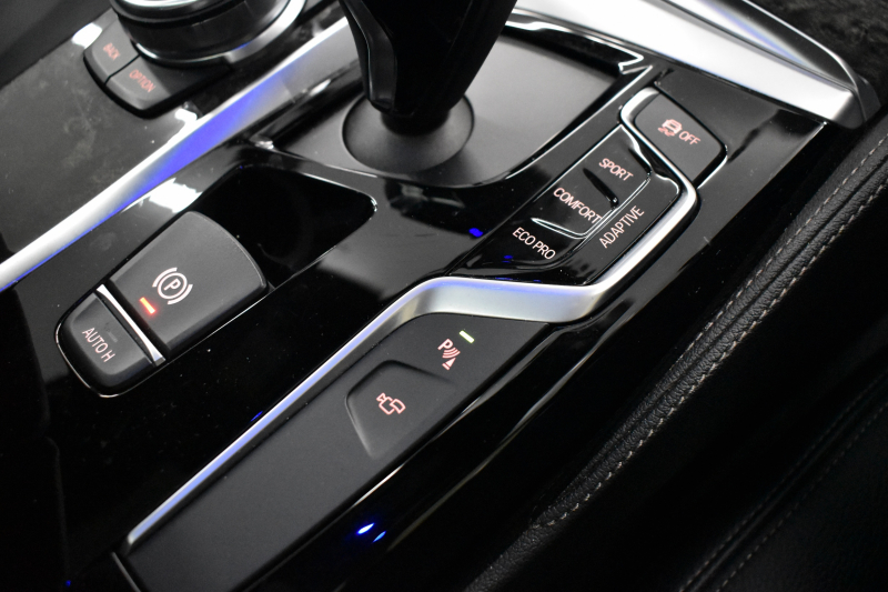 BMW 5シリーズ 540i Xﾄﾞﾗｲﾌﾞ Mｽﾎﾟｰﾂ ｺﾝﾌｫｰﾄ&ｲﾉﾍﾞｰｼｮﾝP ｻﾝﾙｰﾌ Mﾊﾟﾌｫﾏﾝｽﾊﾟｰﾂ多数 4WD G30型 直6ﾀｰﾎﾞ 340馬力 Fﾍﾞﾝﾁﾚｰｼｮﾝ&ﾏｯｻｰｼﾞ付全席ﾋｰﾀｰ付黒革 Mｽﾎﾟｰﾂﾌﾞﾚｰｷ ﾊｰﾏﾝｶｰﾄﾞﾝｻｳﾝﾄﾞ 4ｿﾞｰﾝAC 2年保証