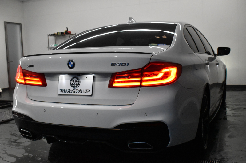 BMW 5シリーズ 540i Xﾄﾞﾗｲﾌﾞ Mｽﾎﾟｰﾂ ｺﾝﾌｫｰﾄ&ｲﾉﾍﾞｰｼｮﾝP ｻﾝﾙｰﾌ Mﾊﾟﾌｫﾏﾝｽﾊﾟｰﾂ多数 4WD G30型 直6ﾀｰﾎﾞ 340馬力 Fﾍﾞﾝﾁﾚｰｼｮﾝ&ﾏｯｻｰｼﾞ付全席ﾋｰﾀｰ付黒革 Mｽﾎﾟｰﾂﾌﾞﾚｰｷ ﾊｰﾏﾝｶｰﾄﾞﾝｻｳﾝﾄﾞ 4ｿﾞｰﾝAC 2年保証