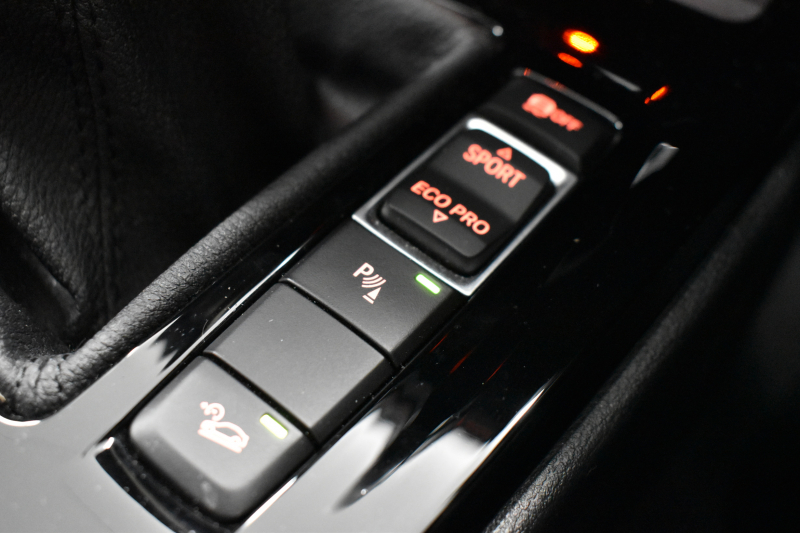 BMW X1 Xdrive18dｱｰﾊﾞﾆｽﾀ 西日本限定車  4WD ﾊｲﾗｲﾝ&ｺﾝﾌｫｰﾄP ｱﾄﾞﾊﾞﾝｽﾄﾞｱｸﾃｨﾌﾞｾｰﾌﾃｨP 追従ACC 変更後ﾀｯﾁﾊﾊﾟﾈﾙiﾄﾞﾗｲﾌﾞﾅﾋﾞBｶﾒﾗ Pｱｼｽﾄ 前後PDC  HUD ﾋｰﾀｰ付電動茶革 LEDﾍｯﾄﾞﾗｲﾄ 衝突軽減B 車線逸脱&歩行者警告 電動ﾄﾗﾝｸ  ｽﾏｰﾄｷｰ  2年保証