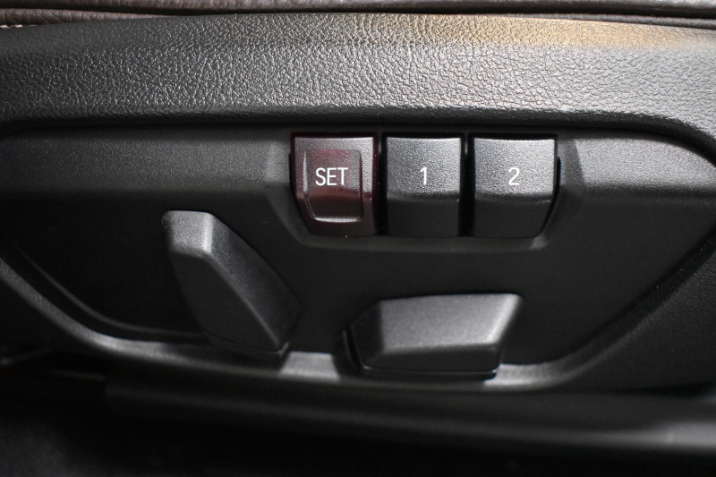 BMW X1 Xdrive18dｱｰﾊﾞﾆｽﾀ 西日本限定車  4WD ﾊｲﾗｲﾝ&ｺﾝﾌｫｰﾄP ｱﾄﾞﾊﾞﾝｽﾄﾞｱｸﾃｨﾌﾞｾｰﾌﾃｨP 追従ACC 変更後ﾀｯﾁﾊﾊﾟﾈﾙiﾄﾞﾗｲﾌﾞﾅﾋﾞBｶﾒﾗ Pｱｼｽﾄ 前後PDC  HUD ﾋｰﾀｰ付電動茶革 LEDﾍｯﾄﾞﾗｲﾄ 衝突軽減B 車線逸脱&歩行者警告 電動ﾄﾗﾝｸ  ｽﾏｰﾄｷｰ  2年保証