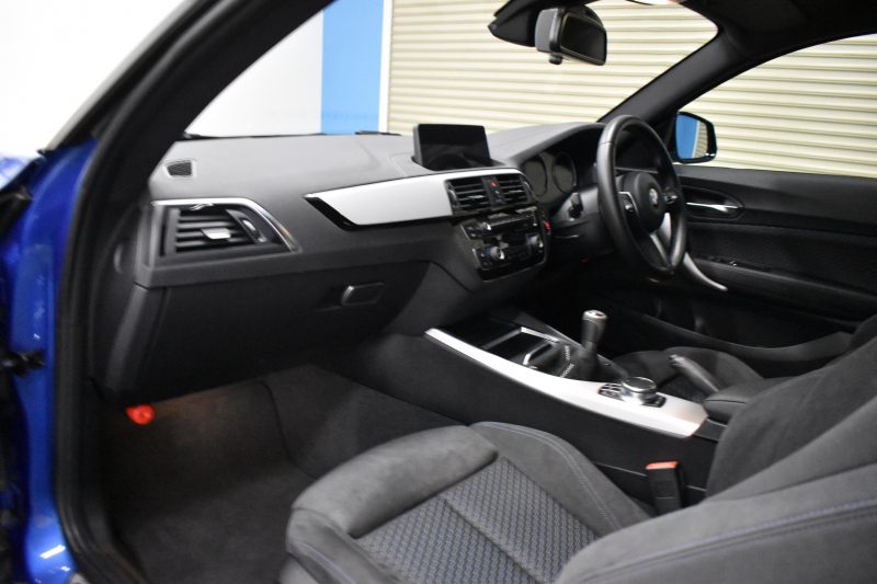 BMW 2シリーズ M240iｸｰﾍﾟ 後期 6速MT 1ｵｰﾅｰ 340馬力 直6ﾀｰﾎﾞ ﾍｷｻｺﾞﾅﾙLEDﾍｯﾄﾞ ｱﾀﾞﾌﾟﾃｨﾌﾞMｻｽﾍﾟﾝｼｮﾝ Mﾌﾞﾚｰｷ 18AW ｸﾙｺﾝ 車線逸脱&歩行者警告 衝突軽減ﾌﾞﾚｰｷ ﾋｰﾀｰ付ｱﾙｶﾝﾀｰﾗ電動ｽﾎﾟｰﾂｼｰﾄ 専用ｴｱﾛ ﾀｯﾁﾊﾟﾈﾙﾅﾋﾞ Bｶﾒﾗ Pｱｼｽﾄ 前後PDC 2年保証