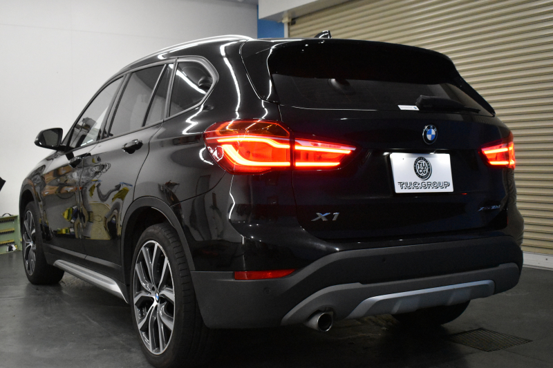 BMW X1 Xdrive18d Xﾗｲﾝ 4WD ﾊｲﾗｲﾝ&ｺﾝﾌｫｰﾄP ｱﾄﾞﾊﾞﾝｽﾄﾞｱｸﾃｨﾌﾞｾｰﾌﾃｨP 中期型 追従ACC HUD ﾋｰﾀｰ付電動ﾓｶ革 ﾀｯﾁﾊﾟﾈﾙiﾄﾞﾗｲﾌﾞﾅﾋﾞBｶﾒﾗ Pｱｼｽﾄ 前後PDC LEDﾍｯﾄﾞﾗｲﾄ 衝突軽減B 車線逸脱&歩行者警告 電動ﾄﾗﾝｸ  ｽﾏｰﾄｷｰ Bluetoothｵｰﾃﾞｨｵ＆通話 2年保証