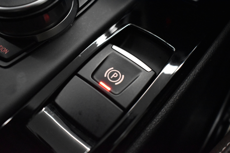 BMW X1 Xdrive18d Xﾗｲﾝ 4WD ﾊｲﾗｲﾝ&ｺﾝﾌｫｰﾄP ｱﾄﾞﾊﾞﾝｽﾄﾞｱｸﾃｨﾌﾞｾｰﾌﾃｨP 中期型 追従ACC HUD ﾋｰﾀｰ付電動ﾓｶ革 ﾀｯﾁﾊﾟﾈﾙiﾄﾞﾗｲﾌﾞﾅﾋﾞBｶﾒﾗ Pｱｼｽﾄ 前後PDC LEDﾍｯﾄﾞﾗｲﾄ 衝突軽減B 車線逸脱&歩行者警告 電動ﾄﾗﾝｸ  ｽﾏｰﾄｷｰ Bluetoothｵｰﾃﾞｨｵ＆通話 2年保証