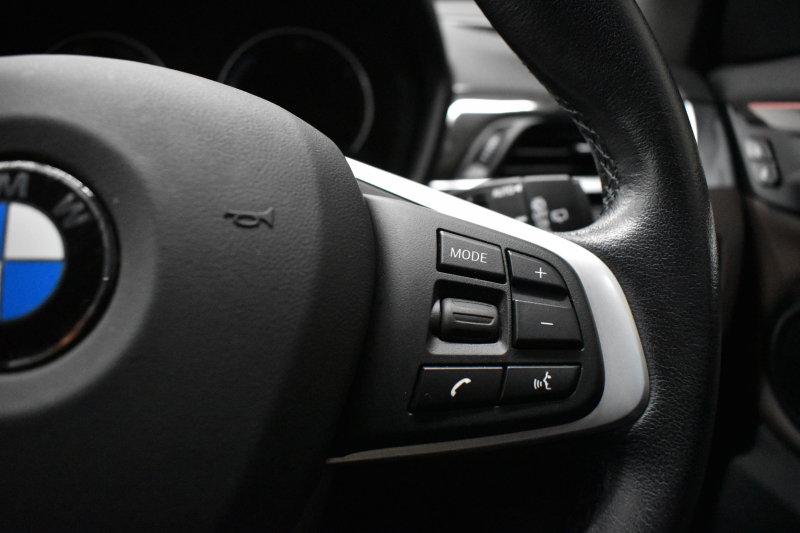 BMW X1 Xdrive18d Xﾗｲﾝ 4WD ﾊｲﾗｲﾝ&ｺﾝﾌｫｰﾄP ｱﾄﾞﾊﾞﾝｽﾄﾞｱｸﾃｨﾌﾞｾｰﾌﾃｨP 中期型 追従ACC HUD ﾋｰﾀｰ付電動ﾓｶ革 ﾀｯﾁﾊﾟﾈﾙiﾄﾞﾗｲﾌﾞﾅﾋﾞBｶﾒﾗ Pｱｼｽﾄ 前後PDC LEDﾍｯﾄﾞﾗｲﾄ 衝突軽減B 車線逸脱&歩行者警告 電動ﾄﾗﾝｸ  ｽﾏｰﾄｷｰ Bluetoothｵｰﾃﾞｨｵ＆通話 2年保証