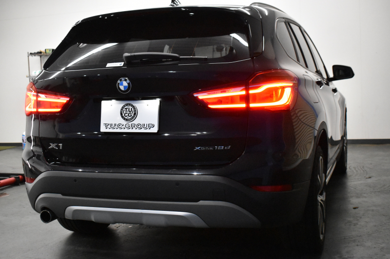 BMW X1 Xdrive18d Xﾗｲﾝ 4WD ﾊｲﾗｲﾝ&ｺﾝﾌｫｰﾄP ｱﾄﾞﾊﾞﾝｽﾄﾞｱｸﾃｨﾌﾞｾｰﾌﾃｨP 中期型 追従ACC HUD ﾋｰﾀｰ付電動ﾓｶ革 ﾀｯﾁﾊﾟﾈﾙiﾄﾞﾗｲﾌﾞﾅﾋﾞBｶﾒﾗ Pｱｼｽﾄ 前後PDC LEDﾍｯﾄﾞﾗｲﾄ 衝突軽減B 車線逸脱&歩行者警告 電動ﾄﾗﾝｸ  ｽﾏｰﾄｷｰ Bluetoothｵｰﾃﾞｨｵ＆通話 2年保証