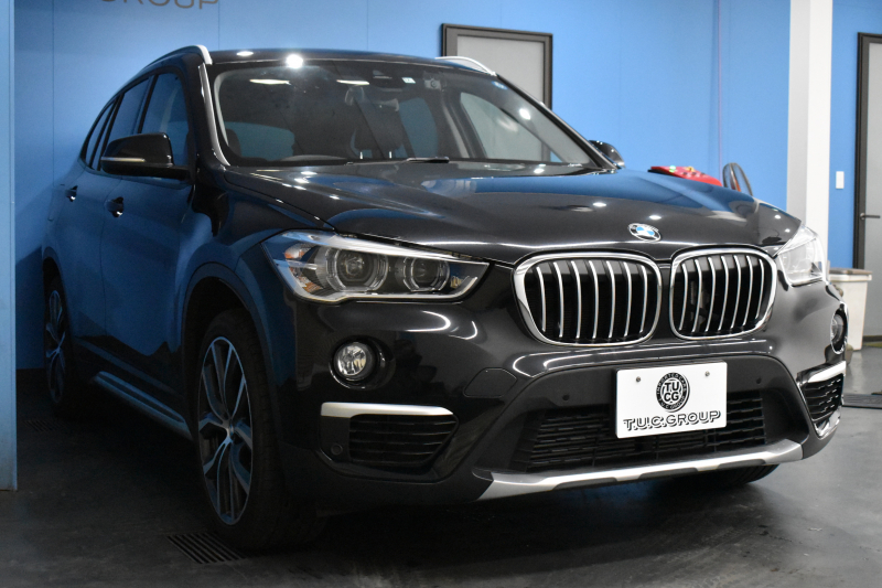 BMW X1 Xdrive18d Xﾗｲﾝ 4WD ﾊｲﾗｲﾝ&ｺﾝﾌｫｰﾄP ｱﾄﾞﾊﾞﾝｽﾄﾞｱｸﾃｨﾌﾞｾｰﾌﾃｨP 中期型 追従ACC HUD ﾋｰﾀｰ付電動ﾓｶ革 ﾀｯﾁﾊﾟﾈﾙiﾄﾞﾗｲﾌﾞﾅﾋﾞBｶﾒﾗ Pｱｼｽﾄ 前後PDC LEDﾍｯﾄﾞﾗｲﾄ 衝突軽減B 車線逸脱&歩行者警告 電動ﾄﾗﾝｸ  ｽﾏｰﾄｷｰ Bluetoothｵｰﾃﾞｨｵ＆通話 2年保証