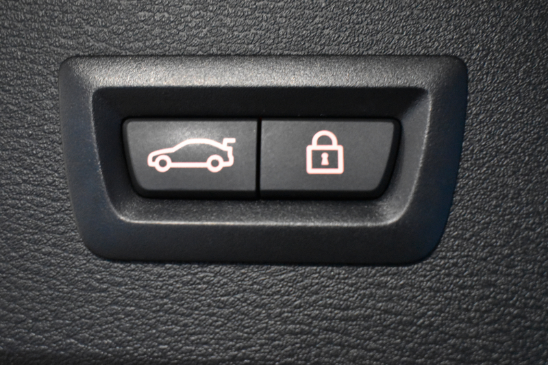 BMW X1 Xdrive18d Xﾗｲﾝ 4WD ﾊｲﾗｲﾝ&ｺﾝﾌｫｰﾄP ｱﾄﾞﾊﾞﾝｽﾄﾞｱｸﾃｨﾌﾞｾｰﾌﾃｨP 中期型 追従ACC HUD ﾋｰﾀｰ付電動ﾓｶ革 ﾀｯﾁﾊﾟﾈﾙiﾄﾞﾗｲﾌﾞﾅﾋﾞBｶﾒﾗ Pｱｼｽﾄ 前後PDC LEDﾍｯﾄﾞﾗｲﾄ 衝突軽減B 車線逸脱&歩行者警告 電動ﾄﾗﾝｸ  ｽﾏｰﾄｷｰ Bluetoothｵｰﾃﾞｨｵ＆通話 2年保証