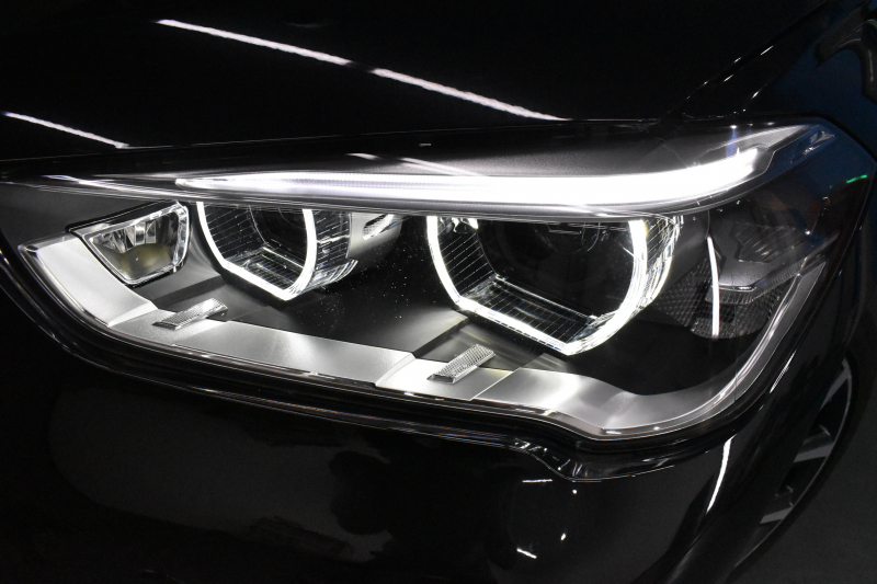 BMW X1 Xdrive18d Xﾗｲﾝ 4WD ﾊｲﾗｲﾝ&ｺﾝﾌｫｰﾄP ｱﾄﾞﾊﾞﾝｽﾄﾞｱｸﾃｨﾌﾞｾｰﾌﾃｨP 中期型 追従ACC HUD ﾋｰﾀｰ付電動ﾓｶ革 ﾀｯﾁﾊﾟﾈﾙiﾄﾞﾗｲﾌﾞﾅﾋﾞBｶﾒﾗ Pｱｼｽﾄ 前後PDC LEDﾍｯﾄﾞﾗｲﾄ 衝突軽減B 車線逸脱&歩行者警告 電動ﾄﾗﾝｸ  ｽﾏｰﾄｷｰ Bluetoothｵｰﾃﾞｨｵ＆通話 2年保証