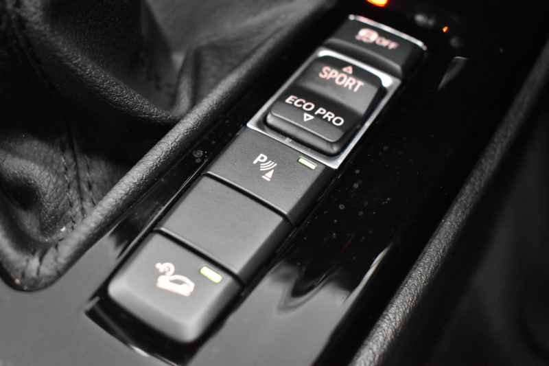 BMW X1 Xdrive18d Xﾗｲﾝ 4WD ﾊｲﾗｲﾝ&ｺﾝﾌｫｰﾄP ｱﾄﾞﾊﾞﾝｽﾄﾞｱｸﾃｨﾌﾞｾｰﾌﾃｨP 中期型 追従ACC HUD ﾋｰﾀｰ付電動ﾓｶ革 ﾀｯﾁﾊﾟﾈﾙiﾄﾞﾗｲﾌﾞﾅﾋﾞBｶﾒﾗ Pｱｼｽﾄ 前後PDC LEDﾍｯﾄﾞﾗｲﾄ 衝突軽減B 車線逸脱&歩行者警告 電動ﾄﾗﾝｸ  ｽﾏｰﾄｷｰ Bluetoothｵｰﾃﾞｨｵ＆通話 2年保証