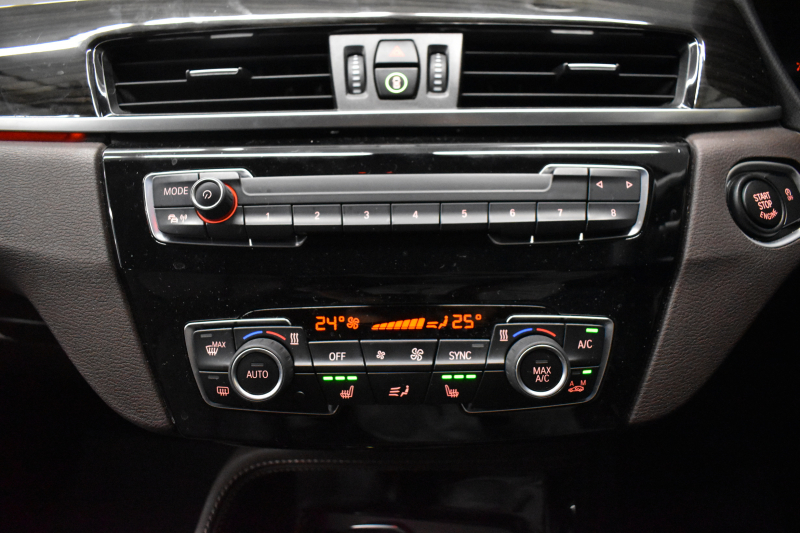 BMW X1 Xdrive18d Xﾗｲﾝ 4WD ﾊｲﾗｲﾝ&ｺﾝﾌｫｰﾄP ｱﾄﾞﾊﾞﾝｽﾄﾞｱｸﾃｨﾌﾞｾｰﾌﾃｨP 中期型 追従ACC HUD ﾋｰﾀｰ付電動ﾓｶ革 ﾀｯﾁﾊﾟﾈﾙiﾄﾞﾗｲﾌﾞﾅﾋﾞBｶﾒﾗ Pｱｼｽﾄ 前後PDC LEDﾍｯﾄﾞﾗｲﾄ 衝突軽減B 車線逸脱&歩行者警告 電動ﾄﾗﾝｸ  ｽﾏｰﾄｷｰ Bluetoothｵｰﾃﾞｨｵ＆通話 2年保証