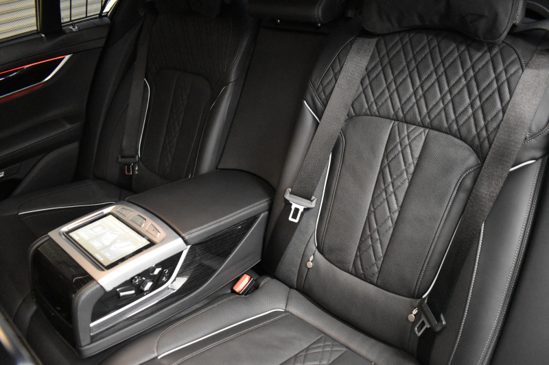 BMW 7シリーズ 740d XDrive Mｽﾎﾟｰﾂ ﾘｱｺﾝﾌｫｰﾄP 後席ﾓﾆﾀｰ ｻﾝﾙｰﾌ BMWﾚｰｻﾞｰLED 前席ﾏｯｻｰｼﾞ全席ﾋｰﾀｰ&ﾍﾞﾝﾁﾚｰｼｮﾝ付黒革 ACC HUD ﾊｰﾏﾝｶｰﾄﾞﾝ  ﾀｯﾁﾊﾟﾈﾙﾅﾋﾞ3Dﾋﾞｭｰ LCW 液晶ﾒｰﾀｰ 20AW 2年保証