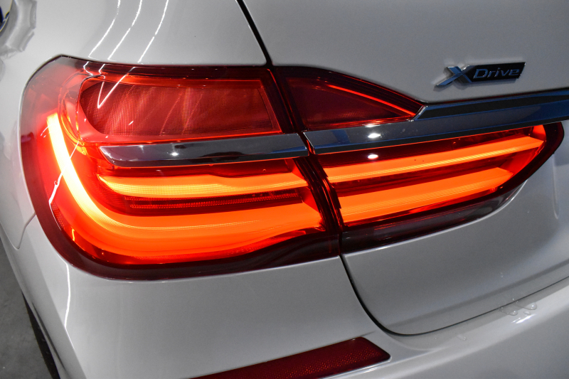 BMW 7シリーズ 740d XDrive Mｽﾎﾟｰﾂ ﾘｱｺﾝﾌｫｰﾄP 後席ﾓﾆﾀｰ ｻﾝﾙｰﾌ BMWﾚｰｻﾞｰLED 前席ﾏｯｻｰｼﾞ全席ﾋｰﾀｰ&ﾍﾞﾝﾁﾚｰｼｮﾝ付黒革 ACC HUD ﾊｰﾏﾝｶｰﾄﾞﾝ  ﾀｯﾁﾊﾟﾈﾙﾅﾋﾞ3Dﾋﾞｭｰ LCW 液晶ﾒｰﾀｰ 20AW 2年保証