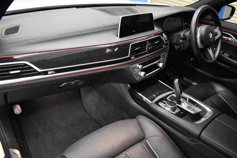 BMW 7シリーズ 740d XDrive Mｽﾎﾟｰﾂ ﾘｱｺﾝﾌｫｰﾄP 後席ﾓﾆﾀｰ ｻﾝﾙｰﾌ BMWﾚｰｻﾞｰLED 前席ﾏｯｻｰｼﾞ全席ﾋｰﾀｰ&ﾍﾞﾝﾁﾚｰｼｮﾝ付黒革 ACC HUD ﾊｰﾏﾝｶｰﾄﾞﾝ  ﾀｯﾁﾊﾟﾈﾙﾅﾋﾞ3Dﾋﾞｭｰ LCW 液晶ﾒｰﾀｰ 20AW 2年保証