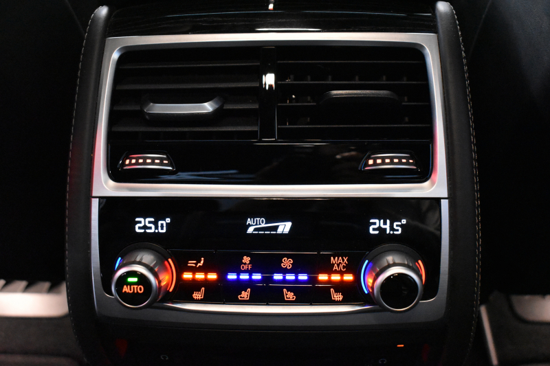 BMW 7シリーズ 740d XDrive Mｽﾎﾟｰﾂ ﾘｱｺﾝﾌｫｰﾄP 後席ﾓﾆﾀｰ ｻﾝﾙｰﾌ BMWﾚｰｻﾞｰLED 前席ﾏｯｻｰｼﾞ全席ﾋｰﾀｰ&ﾍﾞﾝﾁﾚｰｼｮﾝ付黒革 ACC HUD ﾊｰﾏﾝｶｰﾄﾞﾝ  ﾀｯﾁﾊﾟﾈﾙﾅﾋﾞ3Dﾋﾞｭｰ LCW 液晶ﾒｰﾀｰ 20AW 2年保証