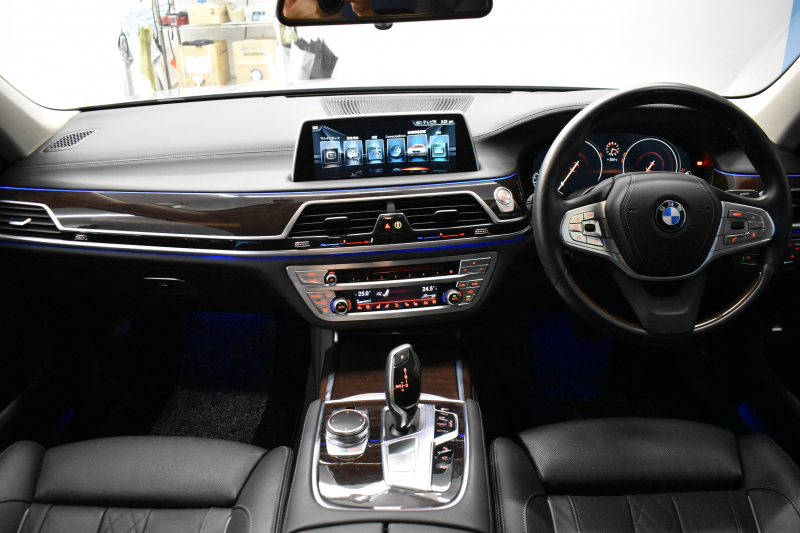 BMW 7シリーズ 740i ﾌﾟﾗｽP ｱﾝﾋﾞｴﾝﾄｴｱP  ﾚｰｻﾞｰLED ｻﾝR 追従ACC 全席ﾋｰﾀｰ付黒革 Fﾍﾞﾝﾁﾚｰｼｮﾝ&ﾏｯｻｰｼﾞ HUD ﾊｰﾏﾝｶｰﾄﾞﾝ 19AW 車線変更&逸脱&歩行者警告 ﾀｯﾁﾊﾟﾈﾙﾅﾋﾞ ｼﾞｪｽﾁｬｰｺﾝﾄﾛｰﾙ ﾌﾙｾｸﾞ 3Dﾋﾞｭｰ Bｶﾒﾗ 電動ﾄﾗﾝｸ ｽﾏｰﾄｷｰ 2年保証