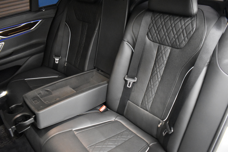 BMW 7シリーズ 740i ﾌﾟﾗｽP ｱﾝﾋﾞｴﾝﾄｴｱP  ﾚｰｻﾞｰLED ｻﾝR 追従ACC 全席ﾋｰﾀｰ付黒革 Fﾍﾞﾝﾁﾚｰｼｮﾝ&ﾏｯｻｰｼﾞ HUD ﾊｰﾏﾝｶｰﾄﾞﾝ 19AW 車線変更&逸脱&歩行者警告 ﾀｯﾁﾊﾟﾈﾙﾅﾋﾞ ｼﾞｪｽﾁｬｰｺﾝﾄﾛｰﾙ ﾌﾙｾｸﾞ 3Dﾋﾞｭｰ Bｶﾒﾗ 電動ﾄﾗﾝｸ ｽﾏｰﾄｷｰ 2年保証