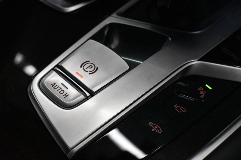 BMW 7シリーズ 740i ﾌﾟﾗｽP ｱﾝﾋﾞｴﾝﾄｴｱP  ﾚｰｻﾞｰLED ｻﾝR 追従ACC 全席ﾋｰﾀｰ付黒革 Fﾍﾞﾝﾁﾚｰｼｮﾝ&ﾏｯｻｰｼﾞ HUD ﾊｰﾏﾝｶｰﾄﾞﾝ 19AW 車線変更&逸脱&歩行者警告 ﾀｯﾁﾊﾟﾈﾙﾅﾋﾞ ｼﾞｪｽﾁｬｰｺﾝﾄﾛｰﾙ ﾌﾙｾｸﾞ 3Dﾋﾞｭｰ Bｶﾒﾗ 電動ﾄﾗﾝｸ ｽﾏｰﾄｷｰ 2年保証