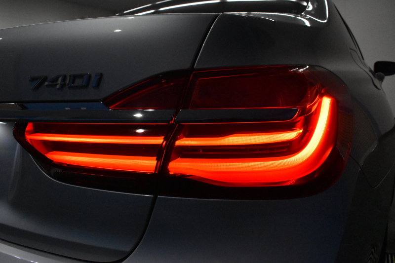 BMW 7シリーズ 740i ﾌﾟﾗｽP ｱﾝﾋﾞｴﾝﾄｴｱP  ﾚｰｻﾞｰLED ｻﾝR 追従ACC 全席ﾋｰﾀｰ付黒革 Fﾍﾞﾝﾁﾚｰｼｮﾝ&ﾏｯｻｰｼﾞ HUD ﾊｰﾏﾝｶｰﾄﾞﾝ 19AW 車線変更&逸脱&歩行者警告 ﾀｯﾁﾊﾟﾈﾙﾅﾋﾞ ｼﾞｪｽﾁｬｰｺﾝﾄﾛｰﾙ ﾌﾙｾｸﾞ 3Dﾋﾞｭｰ Bｶﾒﾗ 電動ﾄﾗﾝｸ ｽﾏｰﾄｷｰ 2年保証