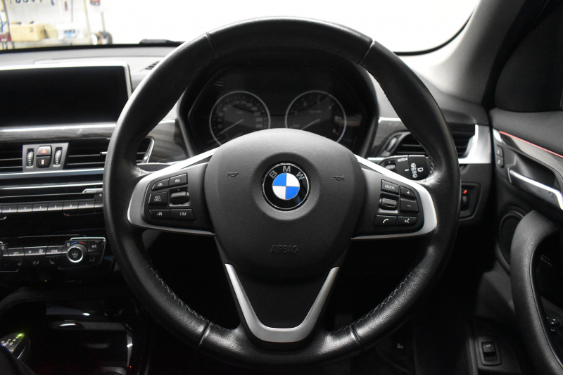 BMW X1 Xdrive18d Xﾗｲﾝ 4WD ﾊｲﾗｲﾝ&ｺﾝﾌｫｰﾄP ｱﾄﾞﾊﾞﾝｽﾄﾞｱｸﾃｨﾌﾞｾｰﾌﾃｨP 追従ACC HUD ﾋｰﾀｰ付電動黒革 ﾀｯﾁﾊﾟﾈﾙiﾄﾞﾗｲﾌﾞﾅﾋﾞ LEDﾍｯﾄﾞﾗｲﾄ 衝突軽減B 車線逸脱&歩行者警告  Bｶﾒﾗ Pｱｼｽﾄ 前後PDC 電動ﾄﾗﾝｸ  ｽﾏｰﾄｷｰ Bluetoothｵｰﾃﾞｨｵ＆通話 2年保証