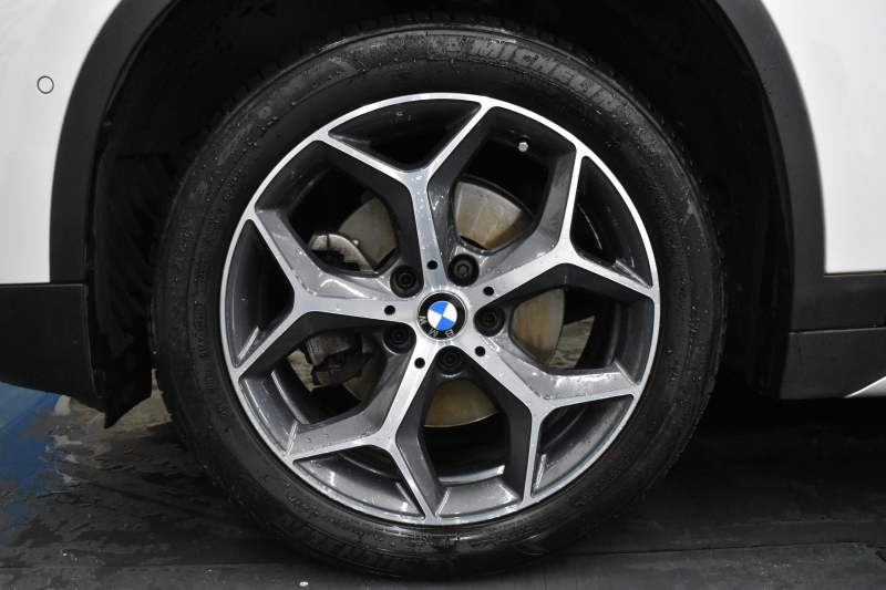 BMW X1 Xdrive18d Xﾗｲﾝ 4WD ﾊｲﾗｲﾝ&ｺﾝﾌｫｰﾄP ｱﾄﾞﾊﾞﾝｽﾄﾞｱｸﾃｨﾌﾞｾｰﾌﾃｨP 追従ACC HUD ﾋｰﾀｰ付電動黒革 ﾀｯﾁﾊﾟﾈﾙiﾄﾞﾗｲﾌﾞﾅﾋﾞ LEDﾍｯﾄﾞﾗｲﾄ 衝突軽減B 車線逸脱&歩行者警告  Bｶﾒﾗ Pｱｼｽﾄ 前後PDC 電動ﾄﾗﾝｸ  ｽﾏｰﾄｷｰ Bluetoothｵｰﾃﾞｨｵ＆通話 2年保証