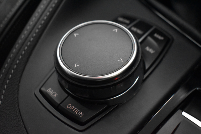 BMW X1 Xdrive18d Xﾗｲﾝ 4WD ﾊｲﾗｲﾝ&ｺﾝﾌｫｰﾄP ｱﾄﾞﾊﾞﾝｽﾄﾞｱｸﾃｨﾌﾞｾｰﾌﾃｨP 追従ACC HUD ﾋｰﾀｰ付電動黒革 ﾀｯﾁﾊﾟﾈﾙiﾄﾞﾗｲﾌﾞﾅﾋﾞ LEDﾍｯﾄﾞﾗｲﾄ 衝突軽減B 車線逸脱&歩行者警告  Bｶﾒﾗ Pｱｼｽﾄ 前後PDC 電動ﾄﾗﾝｸ  ｽﾏｰﾄｷｰ Bluetoothｵｰﾃﾞｨｵ＆通話 2年保証