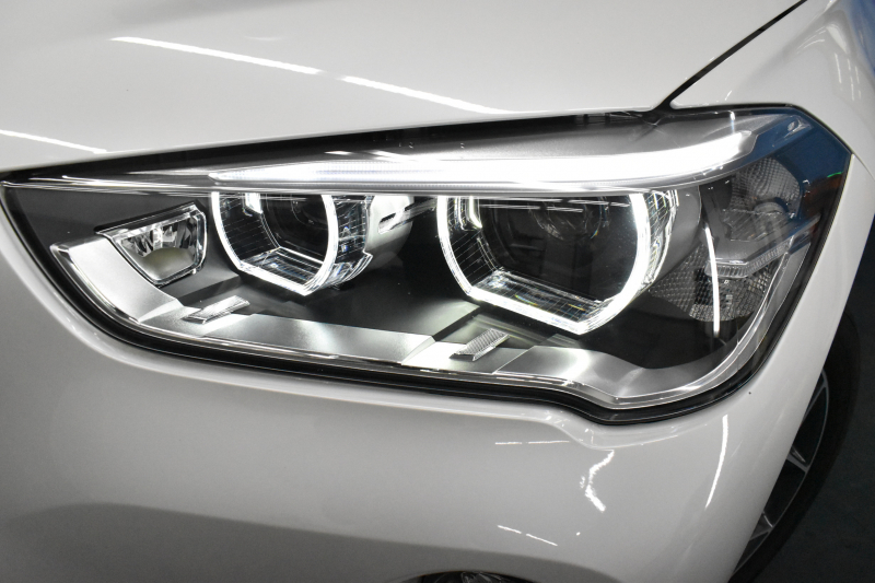 BMW X1 Xdrive18d Xﾗｲﾝ 4WD ﾊｲﾗｲﾝ&ｺﾝﾌｫｰﾄP ｱﾄﾞﾊﾞﾝｽﾄﾞｱｸﾃｨﾌﾞｾｰﾌﾃｨP 追従ACC HUD ﾋｰﾀｰ付電動黒革 ﾀｯﾁﾊﾟﾈﾙiﾄﾞﾗｲﾌﾞﾅﾋﾞ LEDﾍｯﾄﾞﾗｲﾄ 衝突軽減B 車線逸脱&歩行者警告  Bｶﾒﾗ Pｱｼｽﾄ 前後PDC 電動ﾄﾗﾝｸ  ｽﾏｰﾄｷｰ Bluetoothｵｰﾃﾞｨｵ＆通話 2年保証