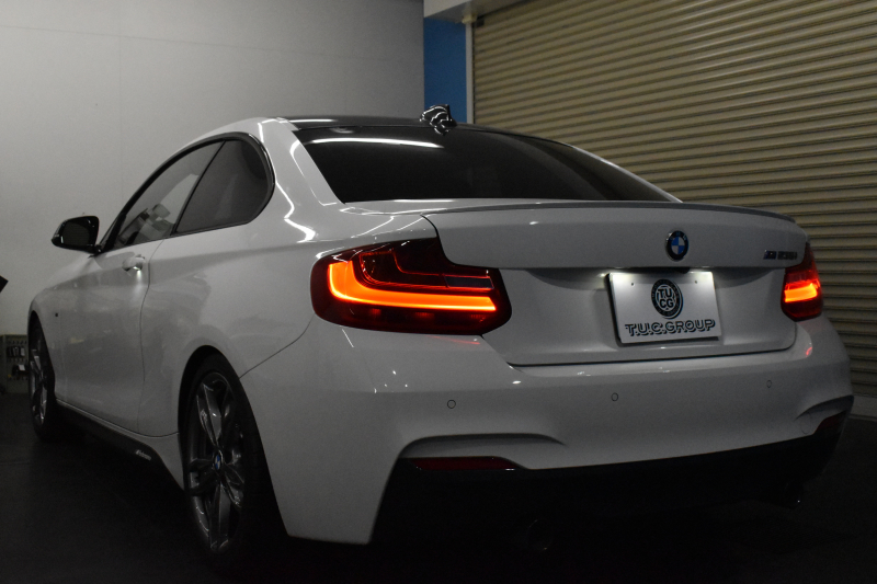 BMW 2シリーズ M235i 6速MT 直6ﾀｰﾎﾞ326馬力 18AW KW車高調 Fｶｰﾎﾞﾝﾘｯﾌﾟ ﾀｯﾁﾊﾟｯﾄﾞ式iﾄﾞﾗｲﾌﾞHDDﾅﾋﾞ ｱﾀﾞﾌﾟﾃｨﾌﾞMｻｽ 大型ﾌﾞﾚｰｷｼｽﾃﾑ 車線逸脱&歩行者警告 衝突軽減ﾌﾞﾚｰｷ ﾘﾔPDC Bｶﾒﾗ ﾄﾞﾗﾊﾟﾌｫ ｽﾏｰﾄｷｰ2年保証