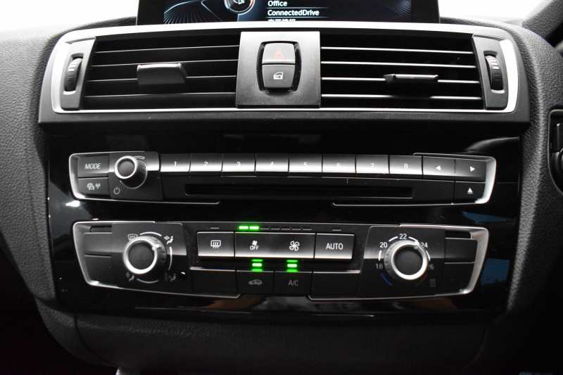 BMW 2シリーズ M235i 6速MT 直6ﾀｰﾎﾞ326馬力 18AW KW車高調 Fｶｰﾎﾞﾝﾘｯﾌﾟ ﾀｯﾁﾊﾟｯﾄﾞ式iﾄﾞﾗｲﾌﾞHDDﾅﾋﾞ ｱﾀﾞﾌﾟﾃｨﾌﾞMｻｽ 大型ﾌﾞﾚｰｷｼｽﾃﾑ 車線逸脱&歩行者警告 衝突軽減ﾌﾞﾚｰｷ ﾘﾔPDC Bｶﾒﾗ ﾄﾞﾗﾊﾟﾌｫ ｽﾏｰﾄｷｰ2年保証