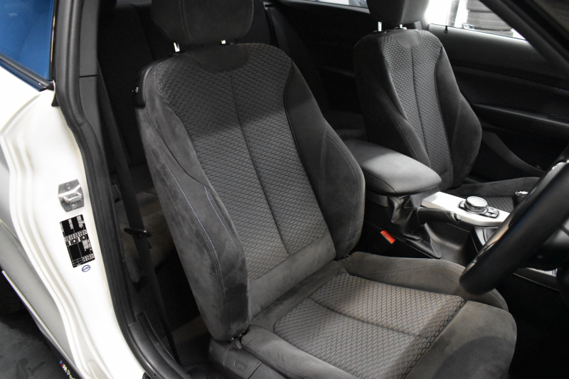 BMW 2シリーズ M235i 6速MT 直6ﾀｰﾎﾞ326馬力 18AW KW車高調 Fｶｰﾎﾞﾝﾘｯﾌﾟ ﾀｯﾁﾊﾟｯﾄﾞ式iﾄﾞﾗｲﾌﾞHDDﾅﾋﾞ ｱﾀﾞﾌﾟﾃｨﾌﾞMｻｽ 大型ﾌﾞﾚｰｷｼｽﾃﾑ 車線逸脱&歩行者警告 衝突軽減ﾌﾞﾚｰｷ ﾘﾔPDC Bｶﾒﾗ ﾄﾞﾗﾊﾟﾌｫ ｽﾏｰﾄｷｰ2年保証