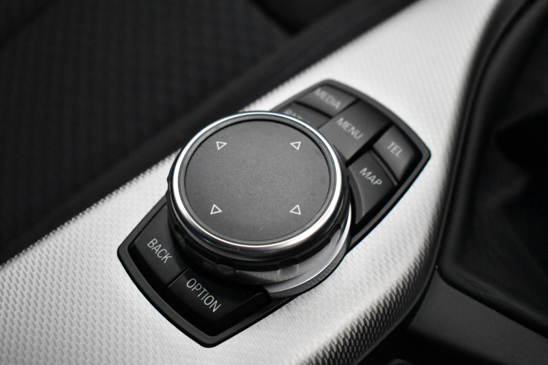 BMW 2シリーズ M235i 6速MT 直6ﾀｰﾎﾞ326馬力 18AW KW車高調 Fｶｰﾎﾞﾝﾘｯﾌﾟ ﾀｯﾁﾊﾟｯﾄﾞ式iﾄﾞﾗｲﾌﾞHDDﾅﾋﾞ ｱﾀﾞﾌﾟﾃｨﾌﾞMｻｽ 大型ﾌﾞﾚｰｷｼｽﾃﾑ 車線逸脱&歩行者警告 衝突軽減ﾌﾞﾚｰｷ ﾘﾔPDC Bｶﾒﾗ ﾄﾞﾗﾊﾟﾌｫ ｽﾏｰﾄｷｰ2年保証